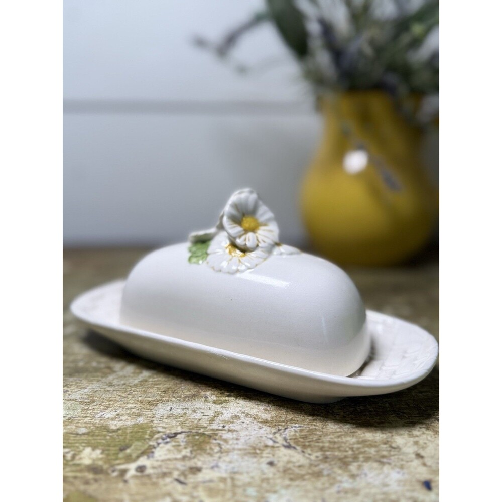 Vintage Metlox Poppytrail Sculptured Daisy Butter Dish  California Pottery
